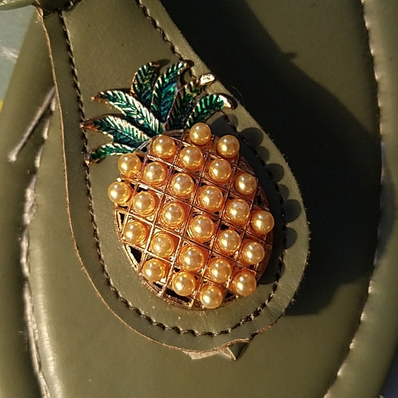Pineapple Sandals - Picture 4 of 7